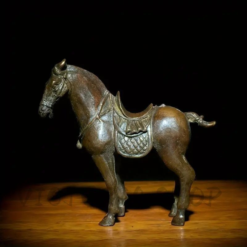 ヴィンテージの銅製唐馬像、成功の象徴的な馬の机の装飾品、幸運