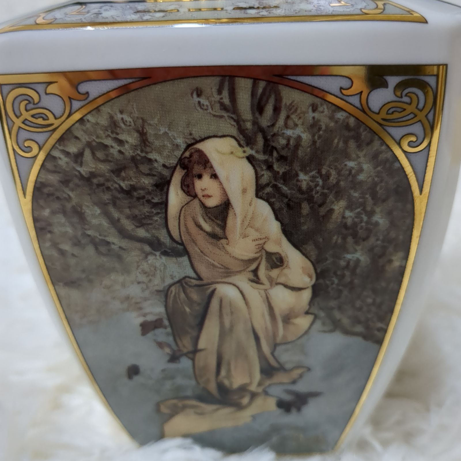 ランプベルジェ　ミュシャ（四季） ベルジェオイルランプ 四季 LBミュシャ・4シーズン - メルカリ