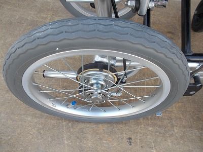 介助式車椅子スキット