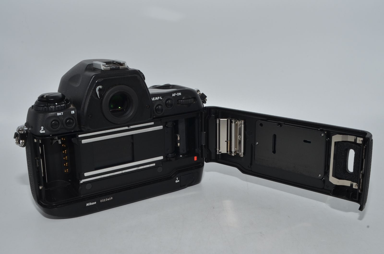  S 250608 上 Nikon 一眼レフカメラ F 6 ニコン フィルムカメラ 一眼レフカメラ(フィルム) フィルムカメラ