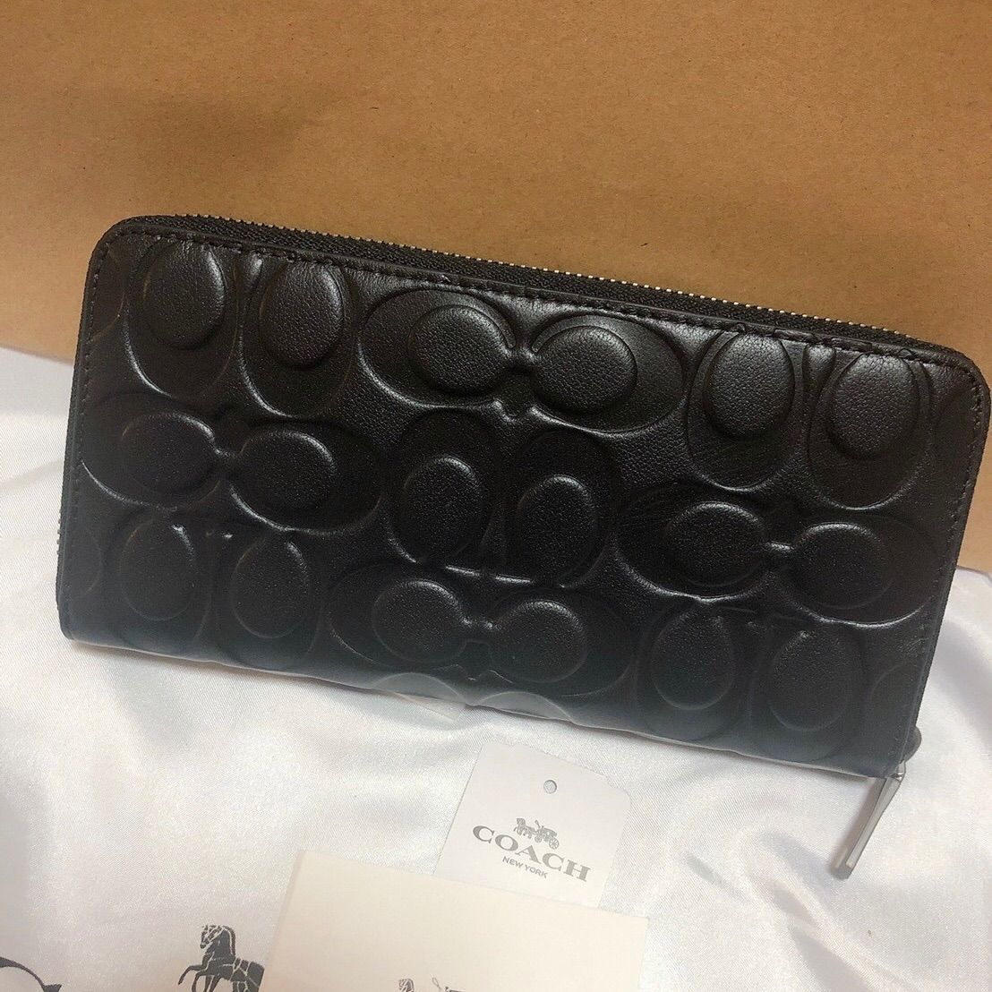 COACH メンズ シグネチャー エンボスドレザー アコーディオン ジップ長