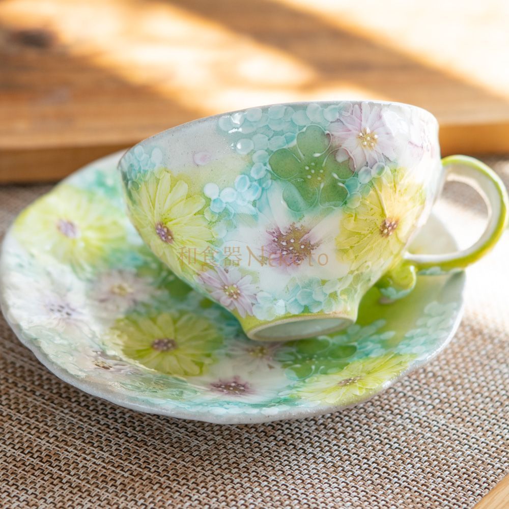 新品ゆずりは工房 瀬戸焼手描き 彩小花紋 コーヒーカップ ソーサ