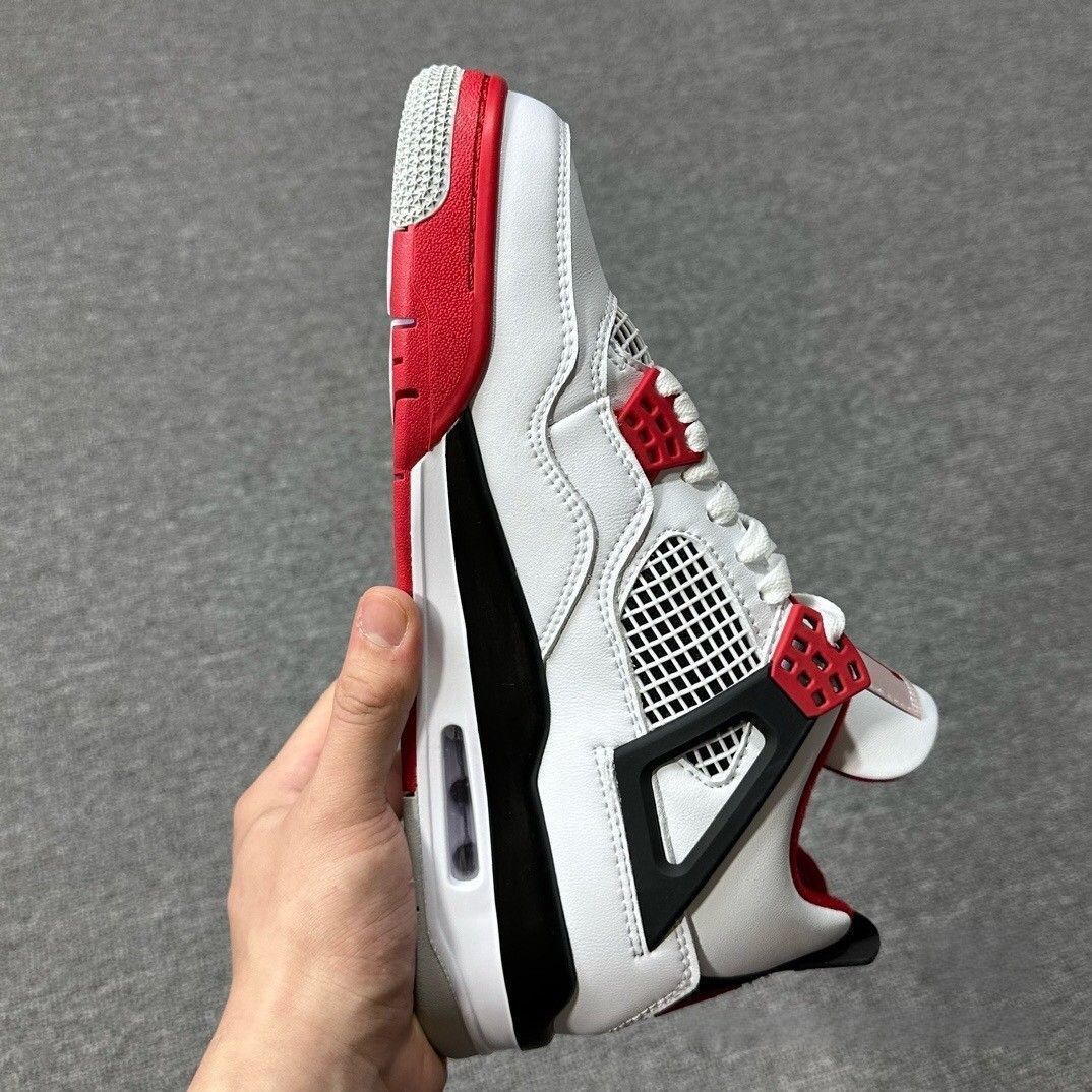お値下げしました??即購入?? NIKE AIR JORDAN 4 RETRO OG 
