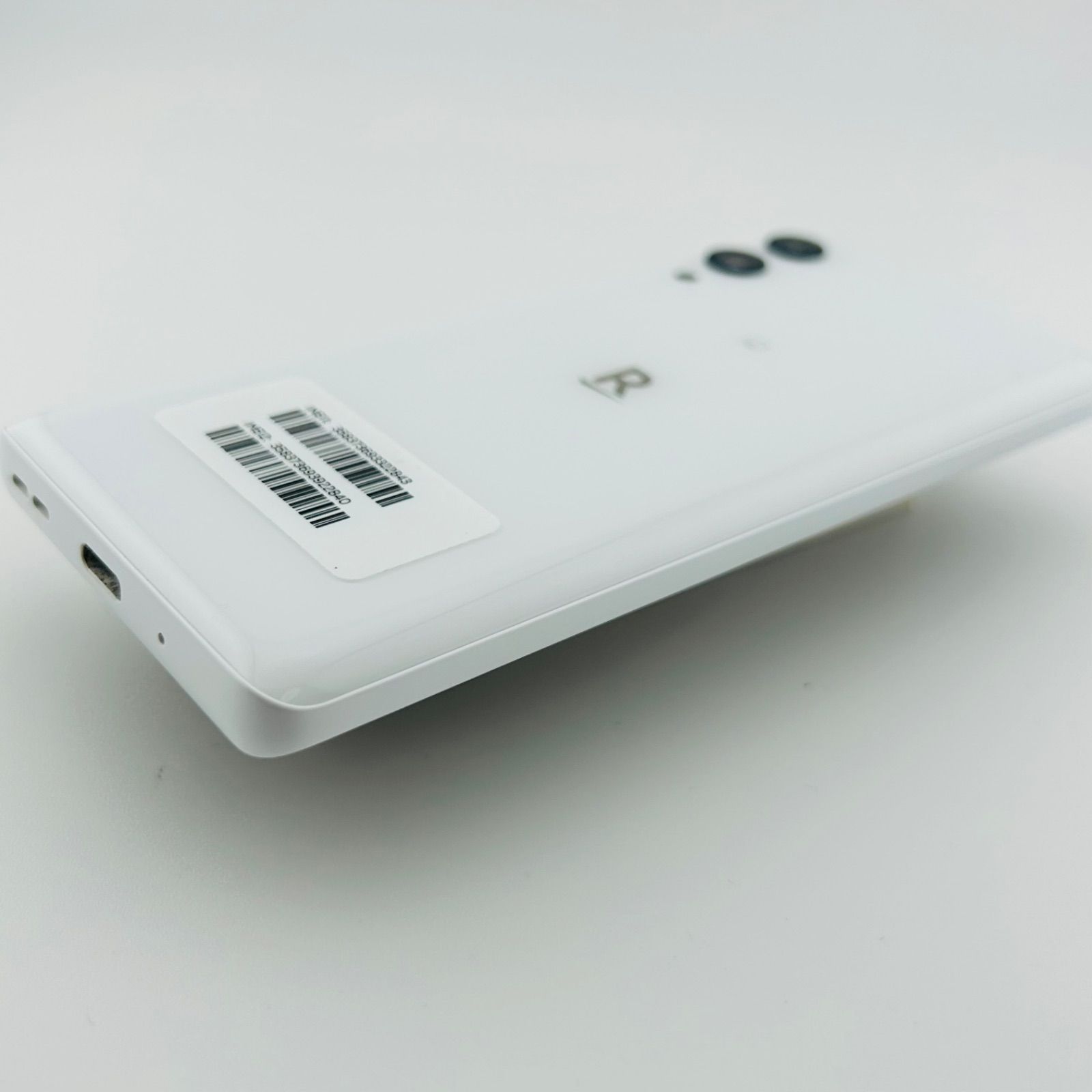 Rakuten Hand 5G P780 ホワイト 中古 綺麗ですよ Amazon | Rakuten Hand 5G（楽天ハンド） eSIM専用 楽天モバイル