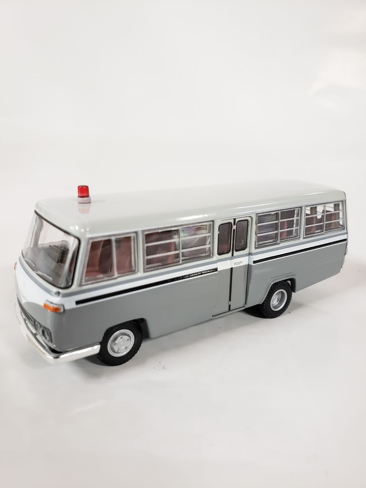 TOMYTEC LV-N52a ニッサン シビリアン 護送車 - メルカリ