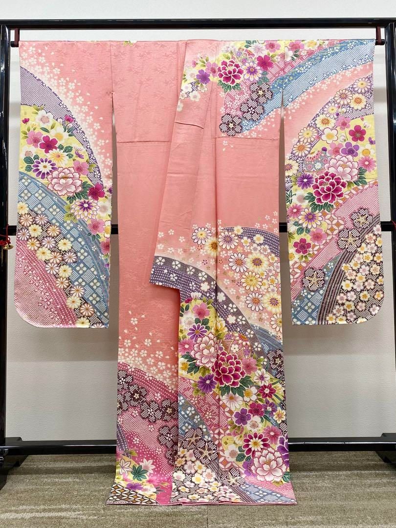 振袖 豪華 刺繍 金駒 金彩 紋意匠 身丈173cm 躾糸付き - メルカリ
