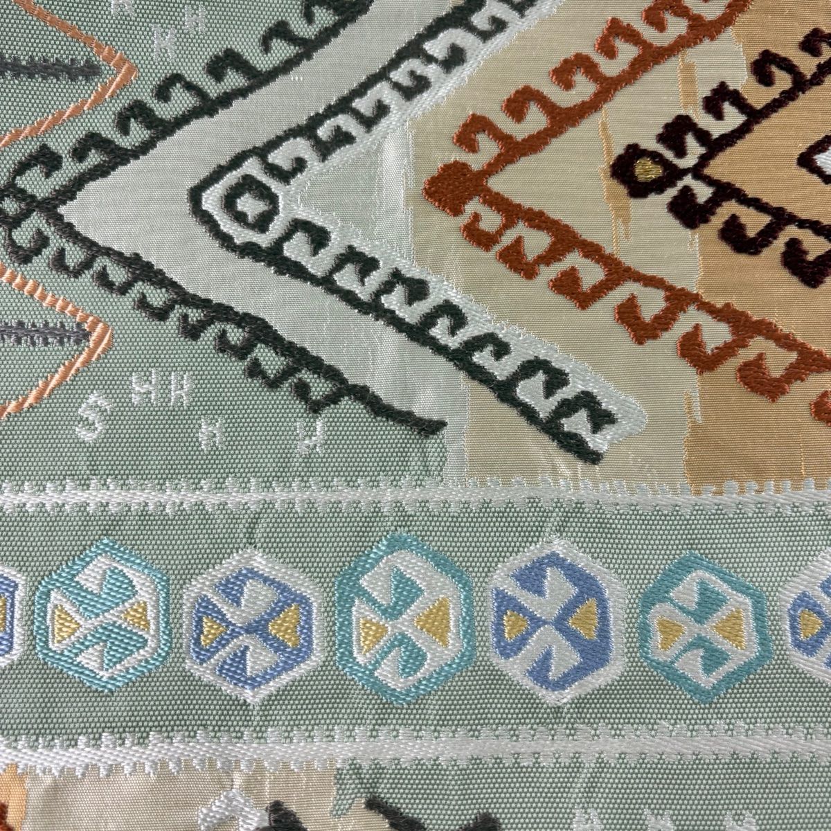 袋帯 美品 秀品 幾何学模様 箔 灰緑 六通 正絹 【中古】 - メルカリ