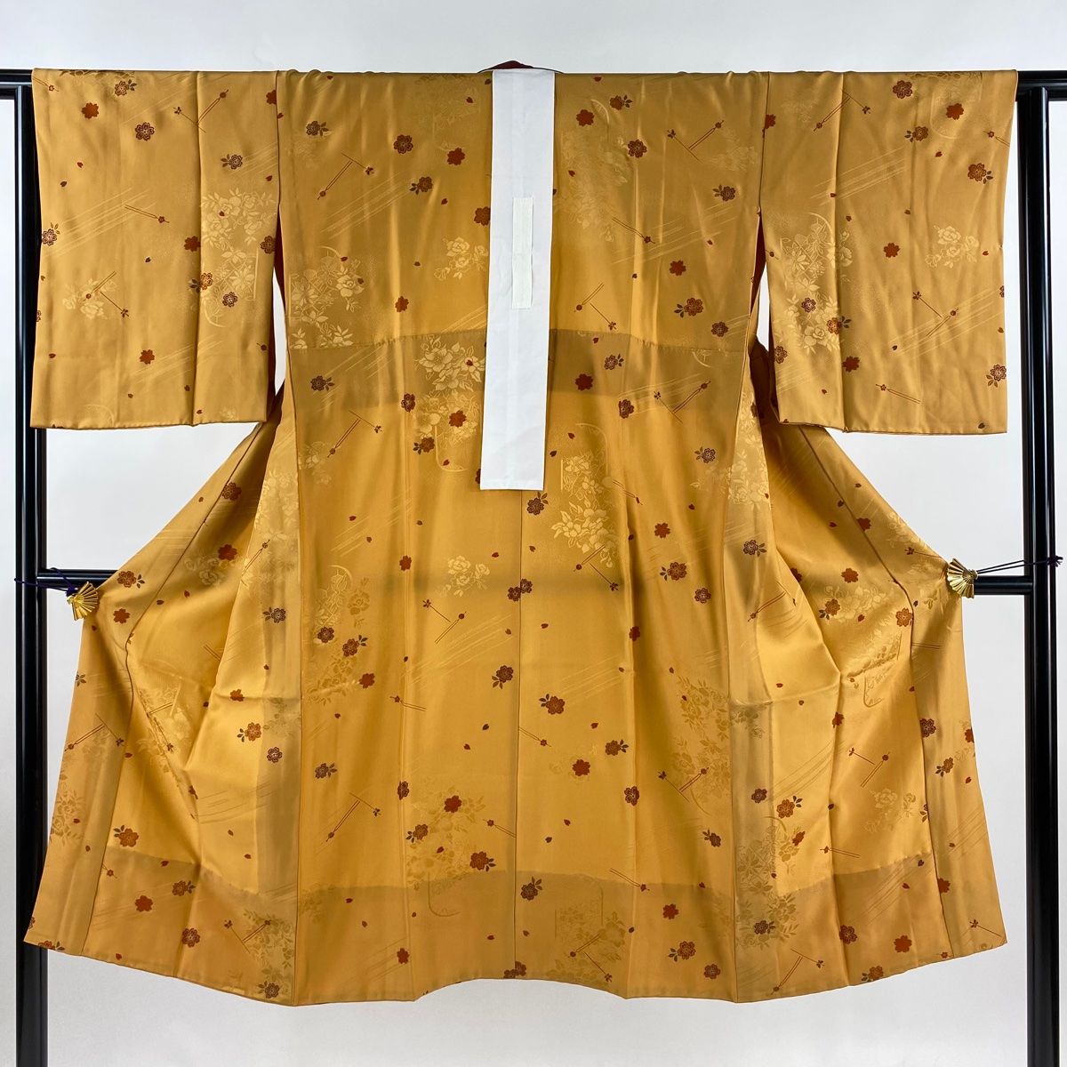 長襦袢 身丈122.5cm 裄丈64cm M 桜 簪 金彩 薄オレンジ 正絹 名品