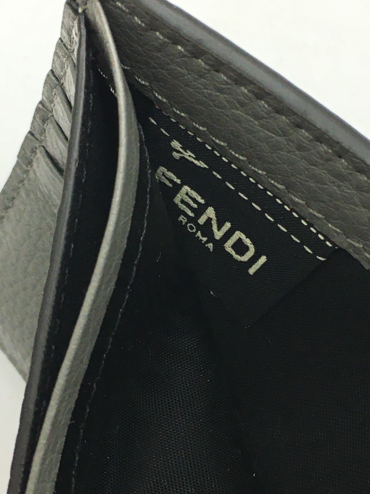 新品 FENDI メタル FFロゴ レザー 2つ折り財布 モノグラム - メルカリ