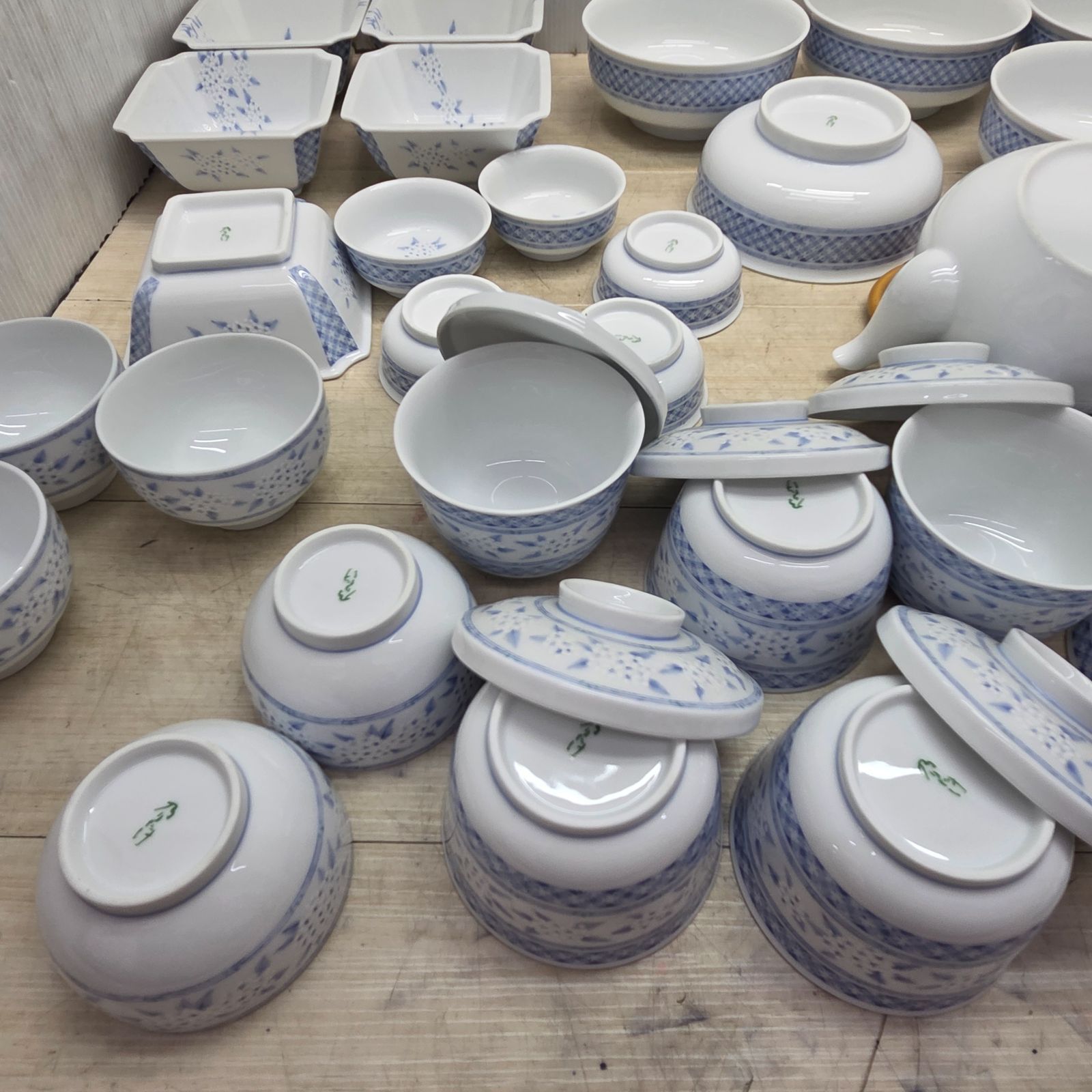 r192 ノリタケ 白磁に金彩の縁取りが映えるエレガントな洋食器14