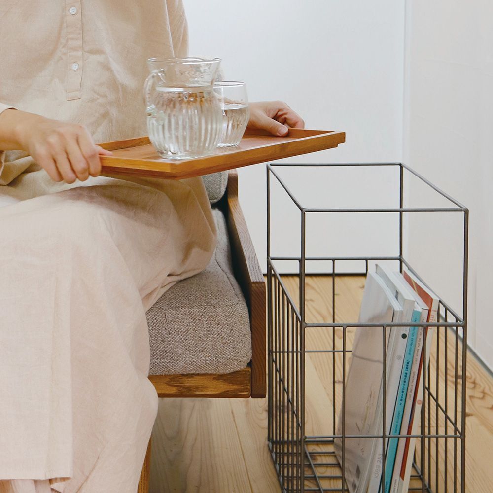 フードやドリンクを並べて運べるウッドトレー付の ストッカー 収納とテーブル 2つの機能を兼ね備えたアイテム