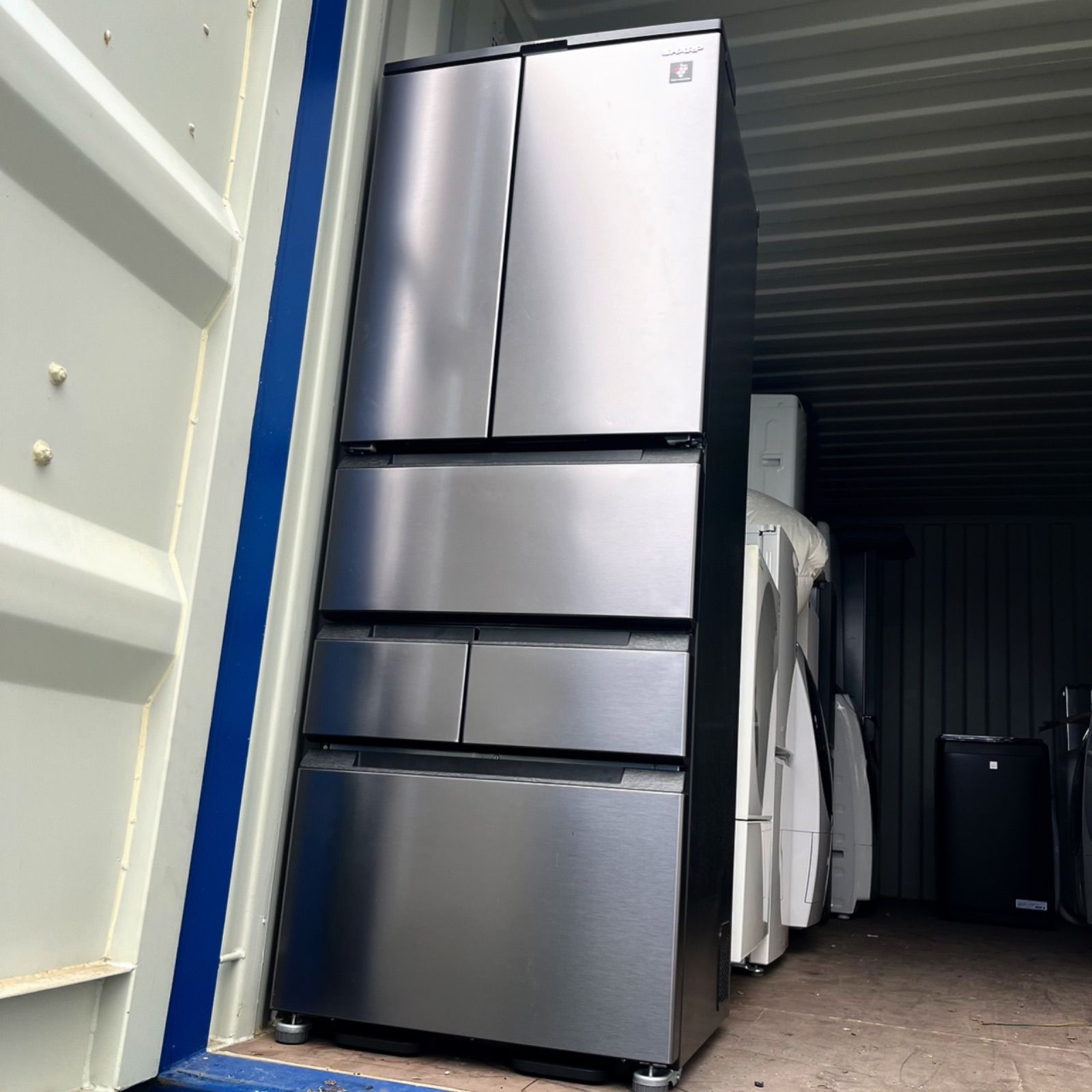 取付無料！SHARPメガフリーザー スタイリッシュシルバー6ドア冷蔵庫！洗濯機 冷蔵庫：シャープ