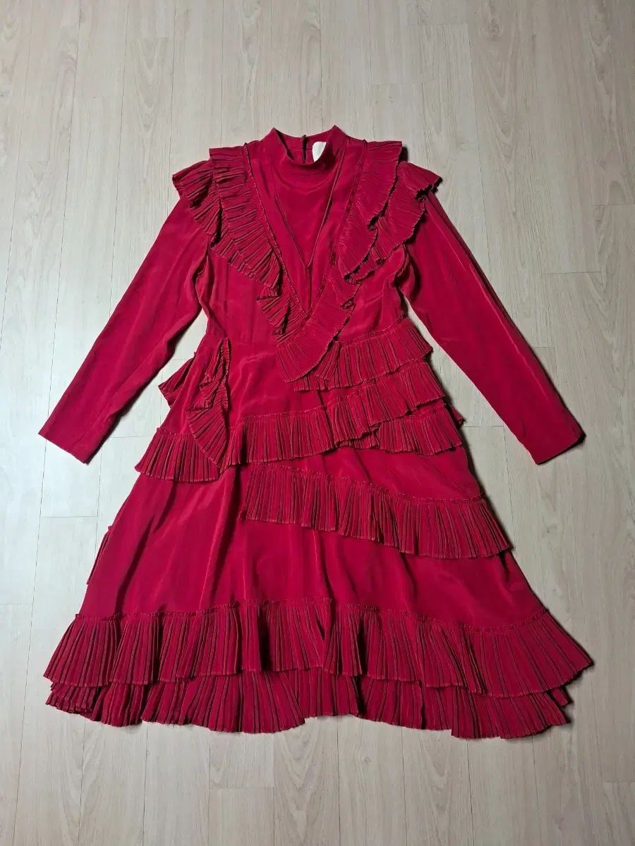 LUCKY CHOUETTE ラッキーシュエトゥ シルクワンピース free