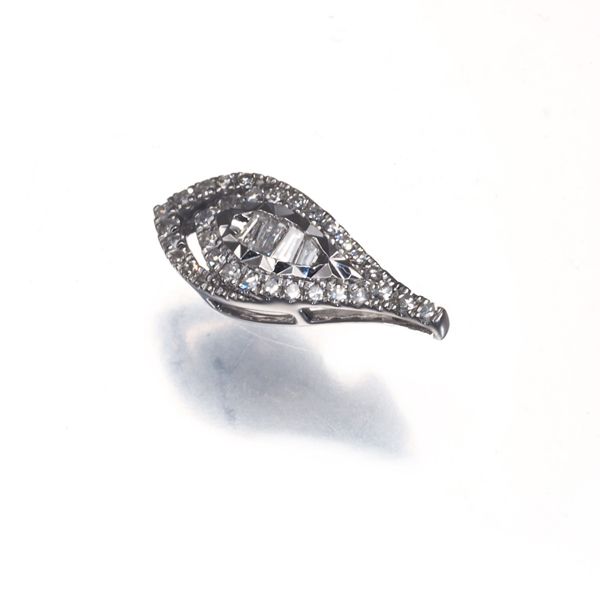 PT950 ダイヤモンドペンダントヘッド0.15ct ハワイアンジュエリー[Pt950/ダイヤモンド] プルメリアダイヤ