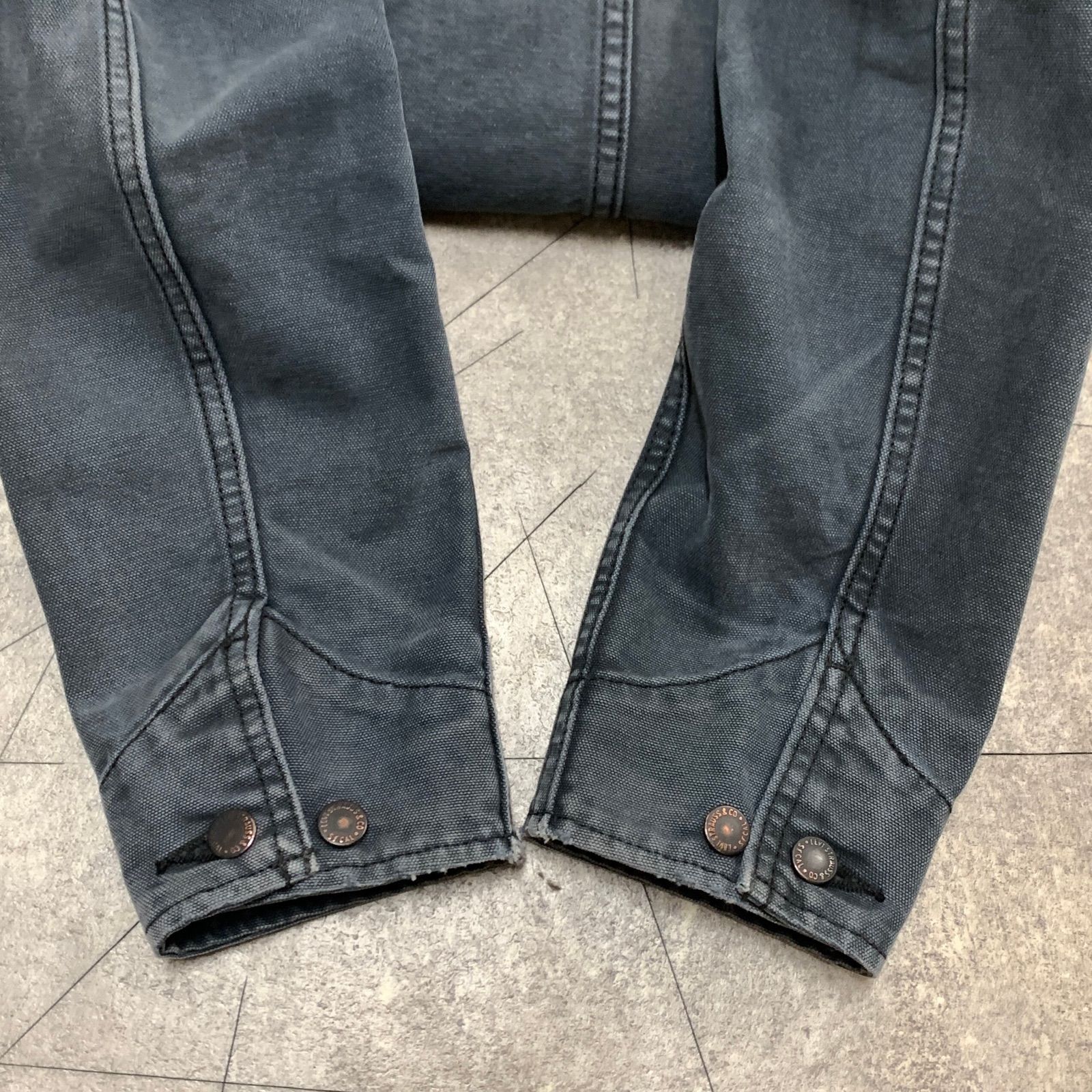 Levis