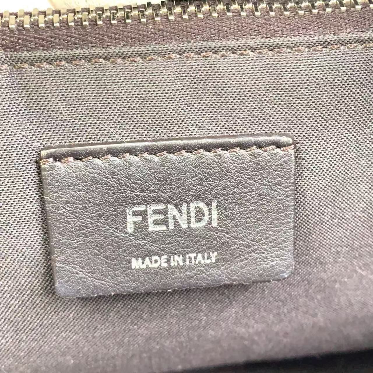 ウルクスト　2wayショルダーバッグ カーキ　美品 ウルクスト 2wayショルダーバッグ カーキ 美品 美品 URUKUST