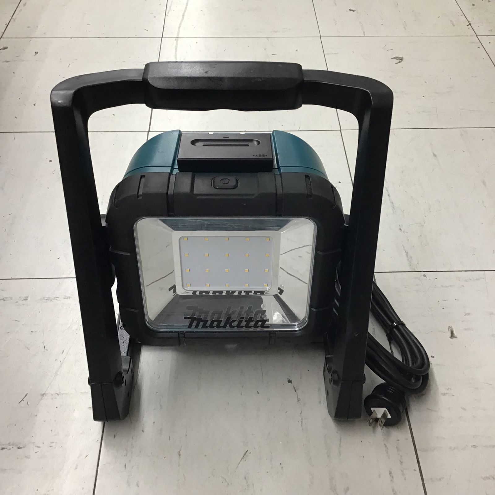 【品】 マキタ/makita コードレスLEDスタンドライト ML805 【鴻巣店】