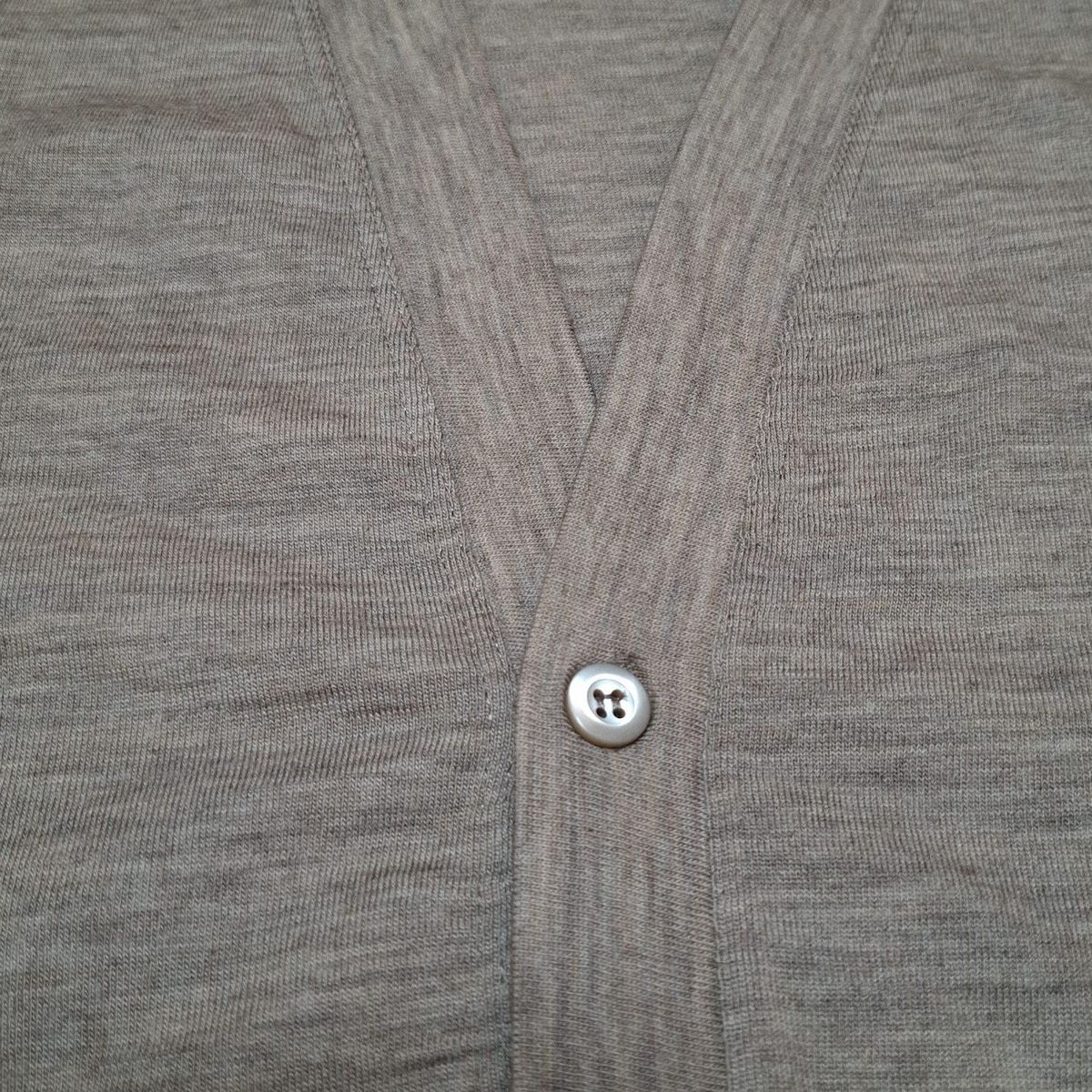 PRADA チャコールベージュ薄手の カーディガンXL
