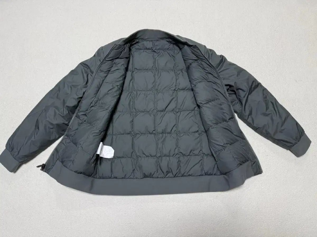 ルルレモン グースダウン ダウン メンズ サイズ 105