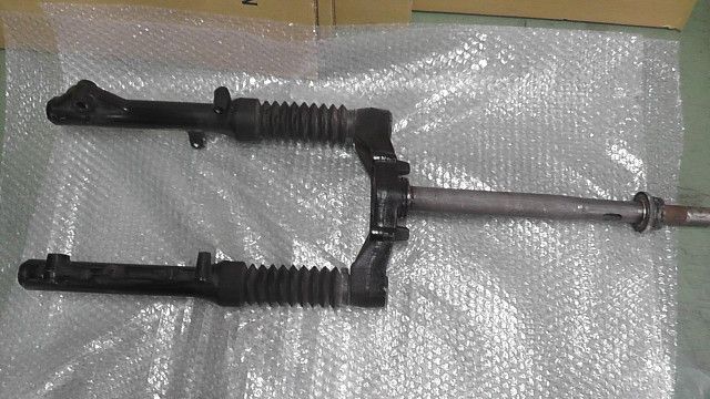 シグナス-X SE12J-676xxx の フロントフォーク:#1737679625 - メルカリ