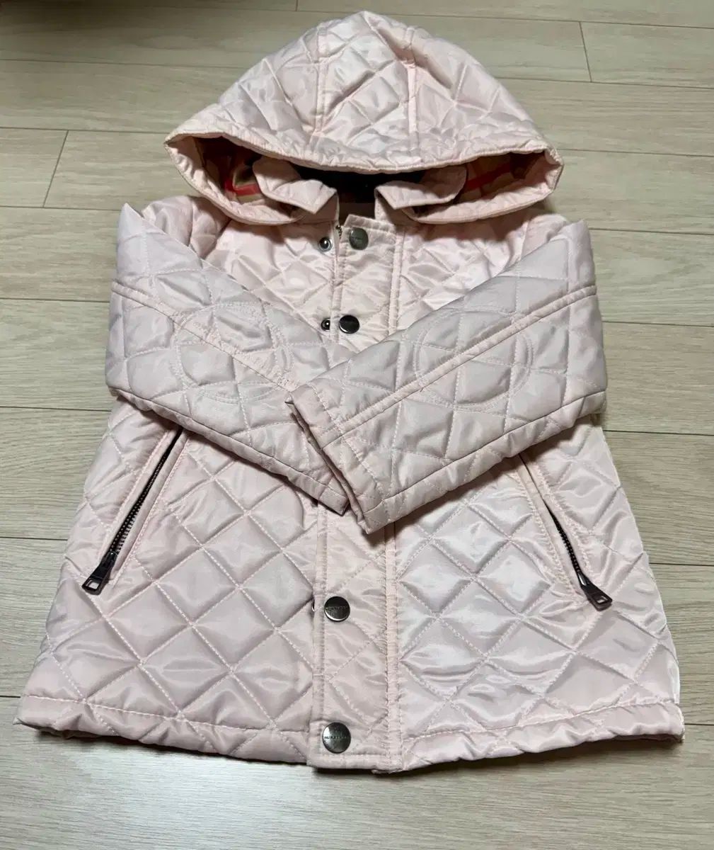 本物の) 幼児 BURBERRY(バーバリー ) キルティング フード