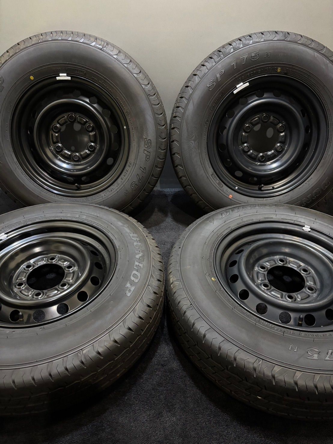 新車外し品 195 80R15 107 105N LT DUNLOP SP175N 23年製 トヨタ 200系 ハイエース 純正 スチール 15インチ 6J 35 139.7 6H 夏タイヤ 4本 1-K284