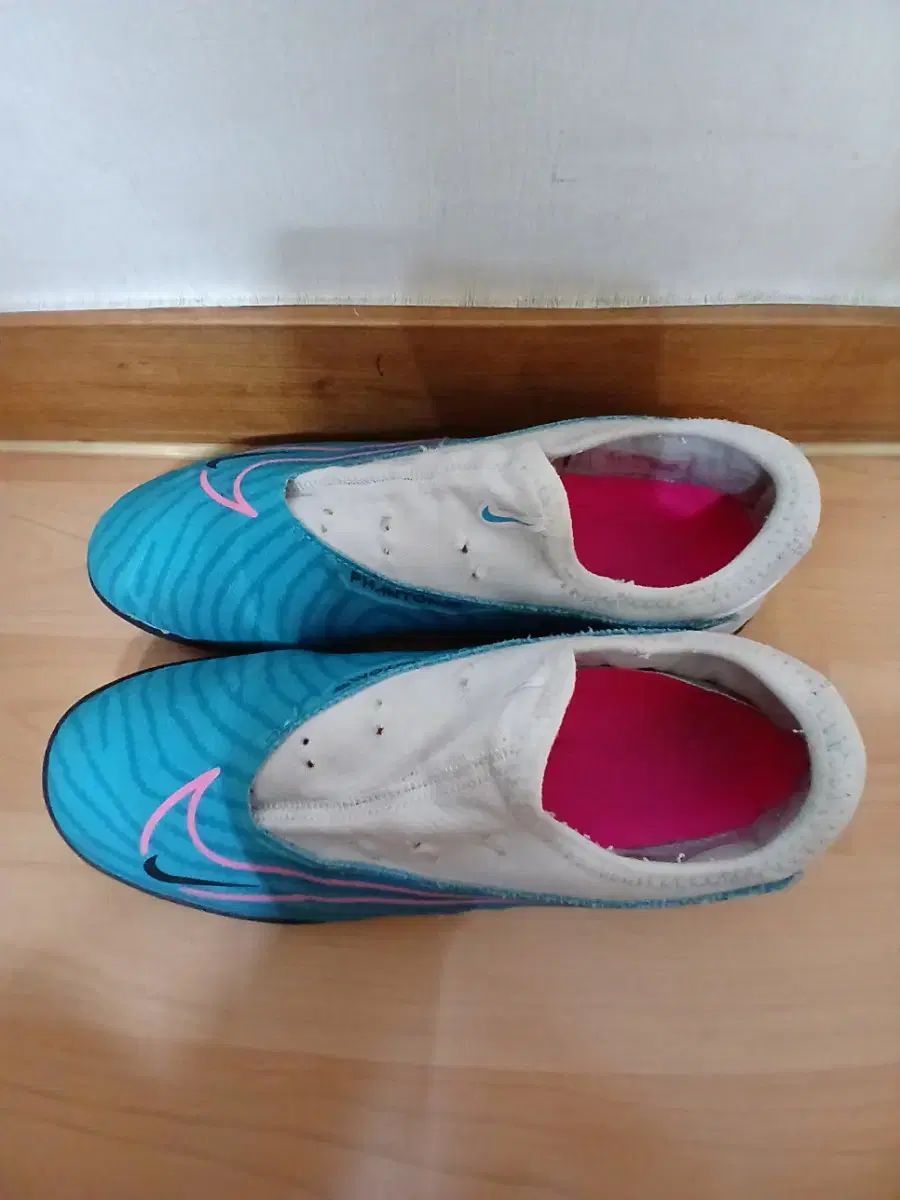 NIKE ナイキ ファントム gx プロ tf サッカーシューズ 売ってます 250 265