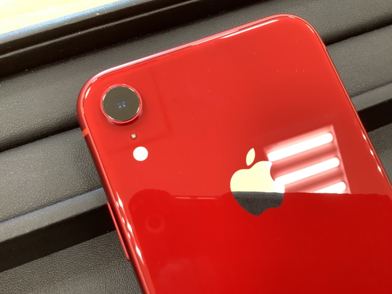 D1385 Apple iPhone XR 本体 64GB SIMロック解除済み・初期化