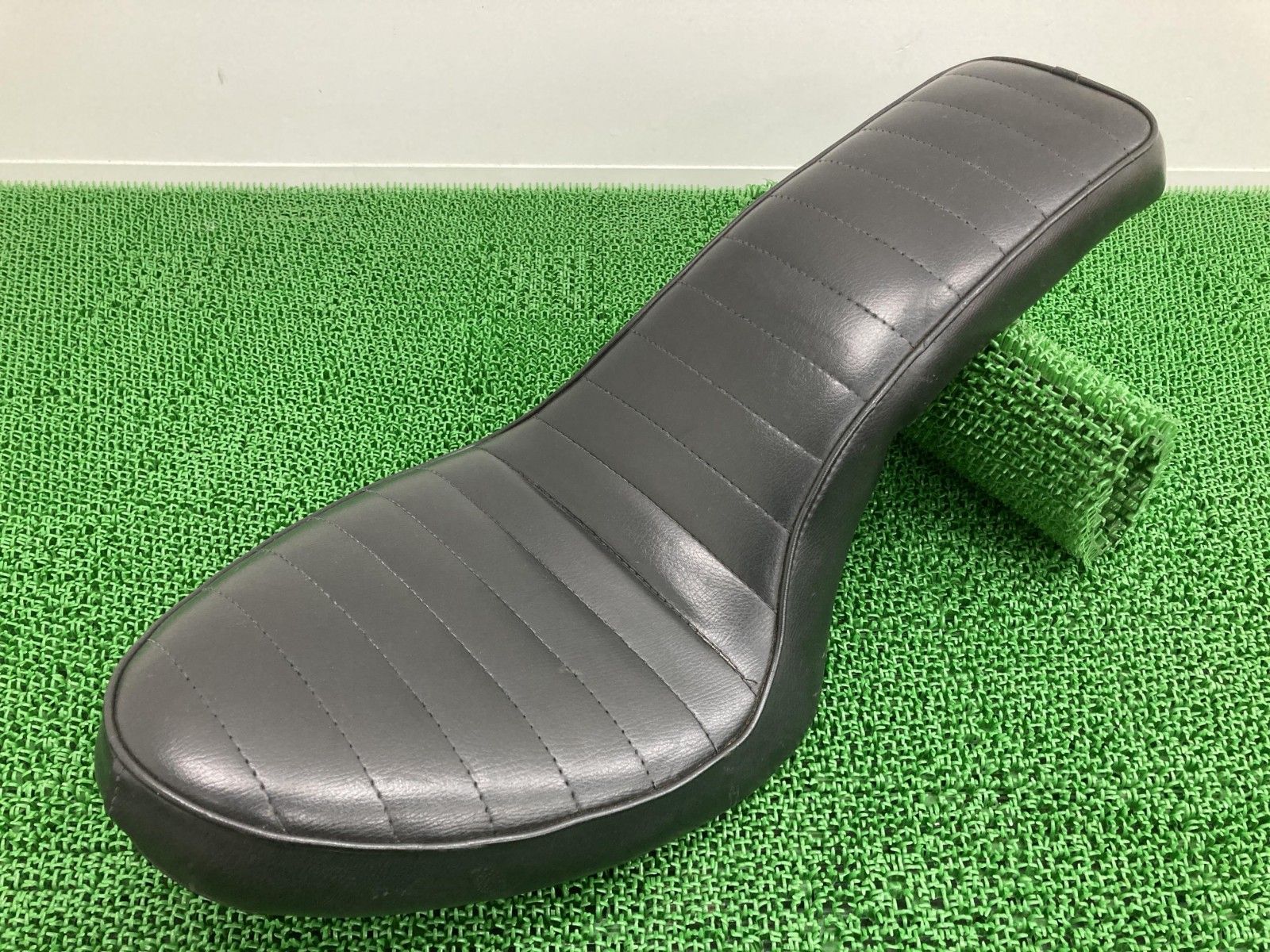 スティード400 シート 社外 バイク 部品 NC26 タックロール コブラ