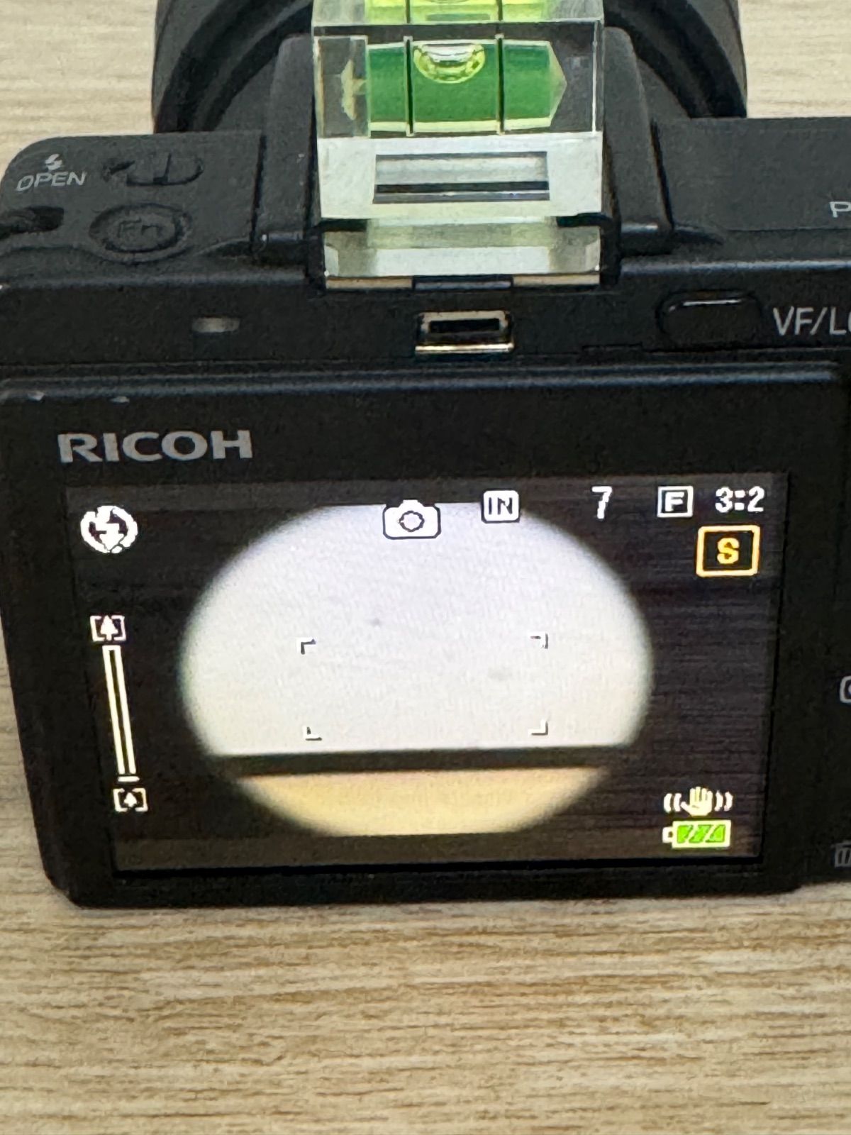 RICOH Caplio GX100 ( HA-2 , DW-6 付き ) Ricoh Caplio GX100 Camera with HA-2, DW-6, Tested, Used