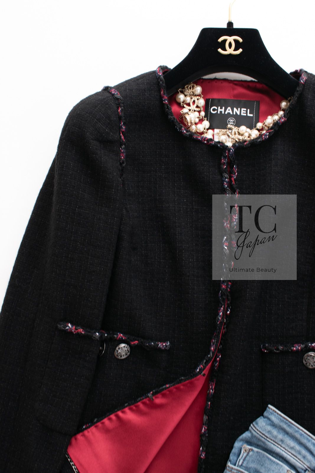 CHANEL - シャネル ジャケット CHANEL 黒 ブラック レッド ウール ツイード ノーカラー 最高峰 メティエダール 上海 コレクション作品 超美品 38 シャネル ジャケット CHANEL 黒 ブラック レッド ウール