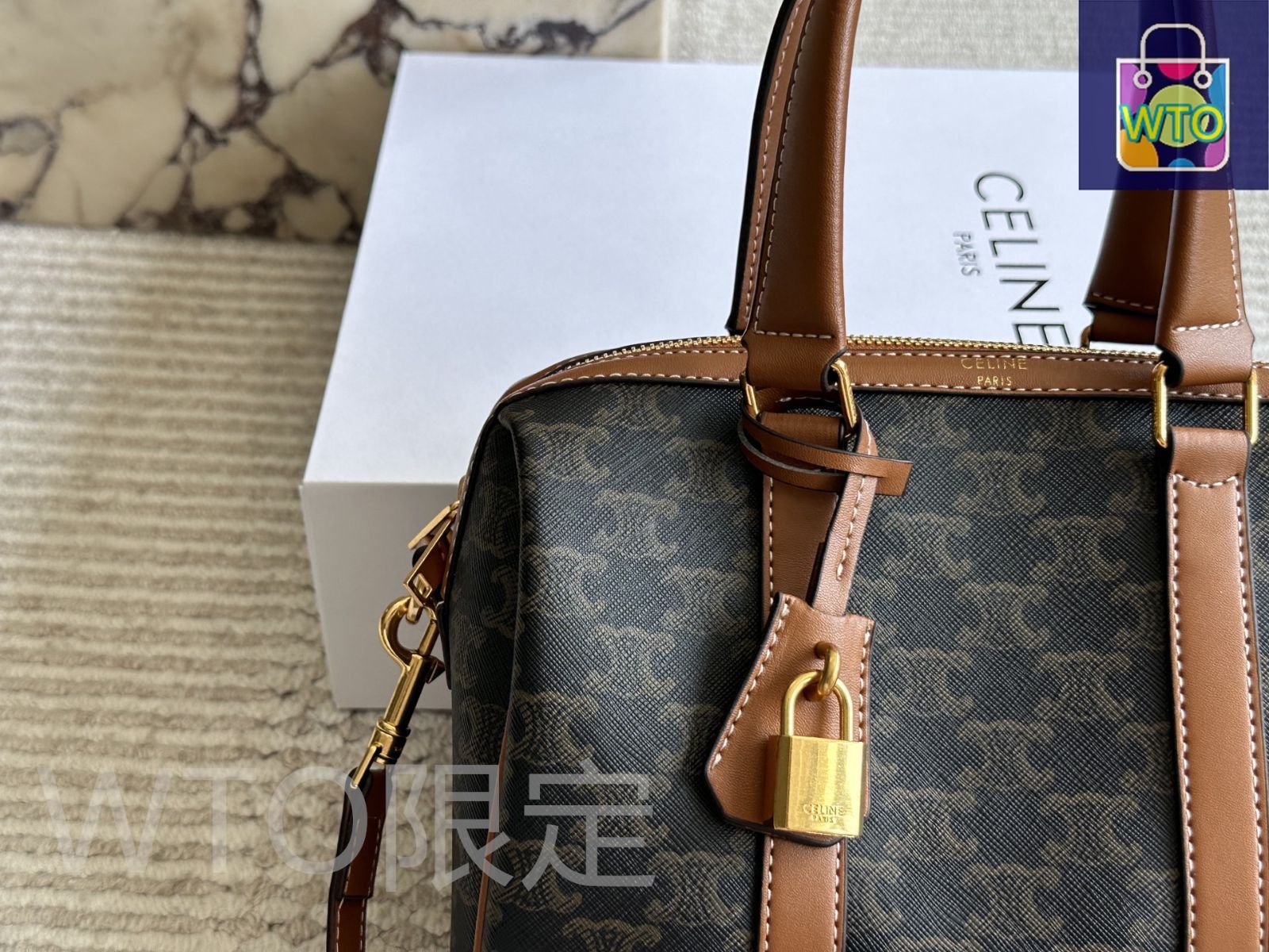 CELINE ボックスとカード、バック袋付き 今日特価】Celine セリーヌ ピローバッグ ボックス付き 復古的で