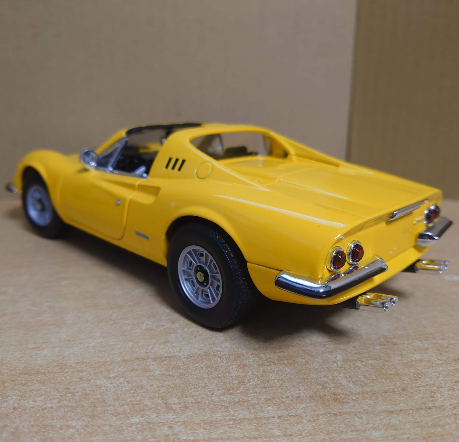 ミニカー Hot Wheels Ferrari Dino 246 GTS Dino 246 GTS ミニカー 黄色 Hot Wheels Ferrari Dino 246 GTS Yellow