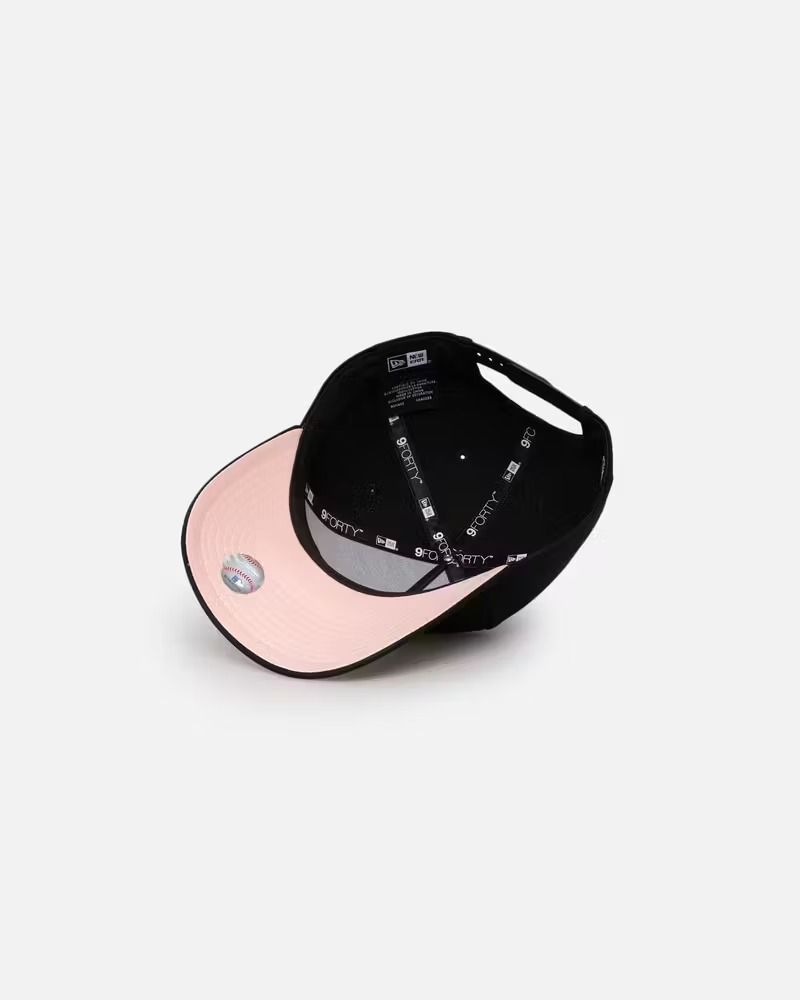NEW ERA ☆ 'Pink Satin Hearts' 9FORTY A-Frame ハート 帽子 NEW ERA ☆ 'Pink Satin Hearts' 9FORTY A-Frame ハート 帽子