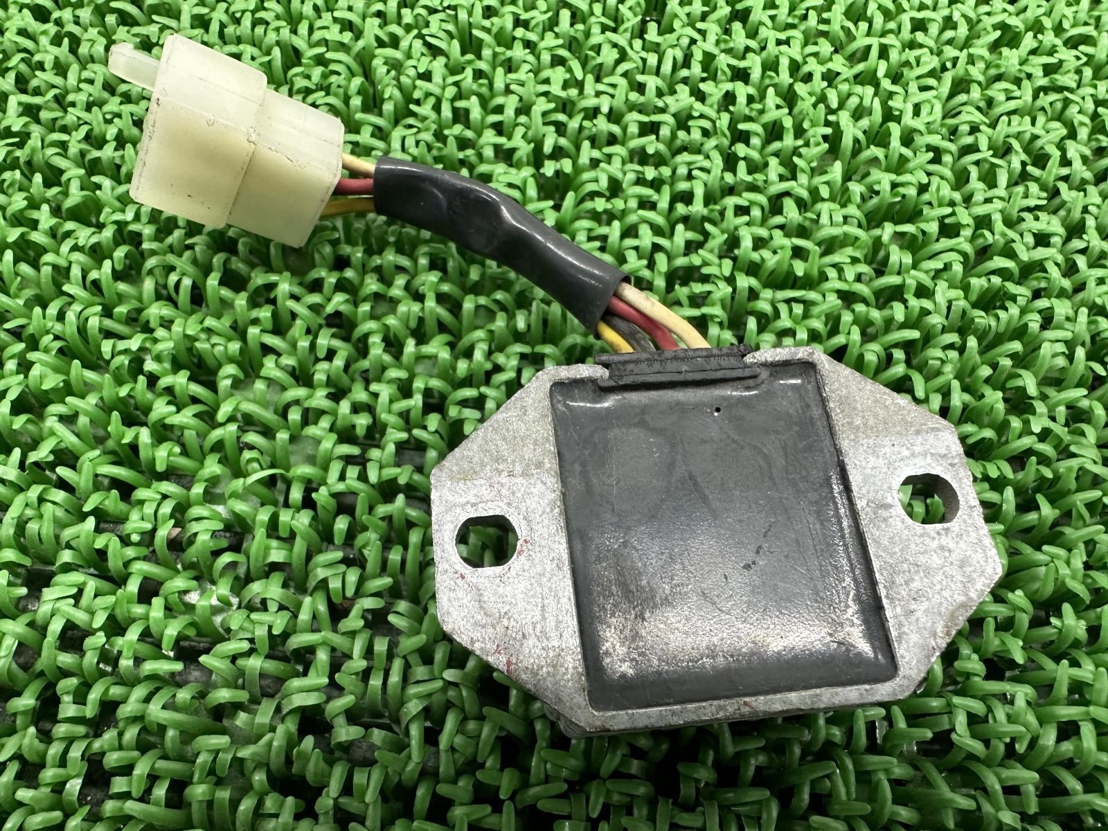 『図の5』レギユレーターの「レクチフアイヤーＡＳＳＹ」のみ 31600-K1B-T01 フォルツァ用 ホンダ純正部品 キャップボルト M8×75mm P1.25 テーパーヘッド ステンレス シルバー