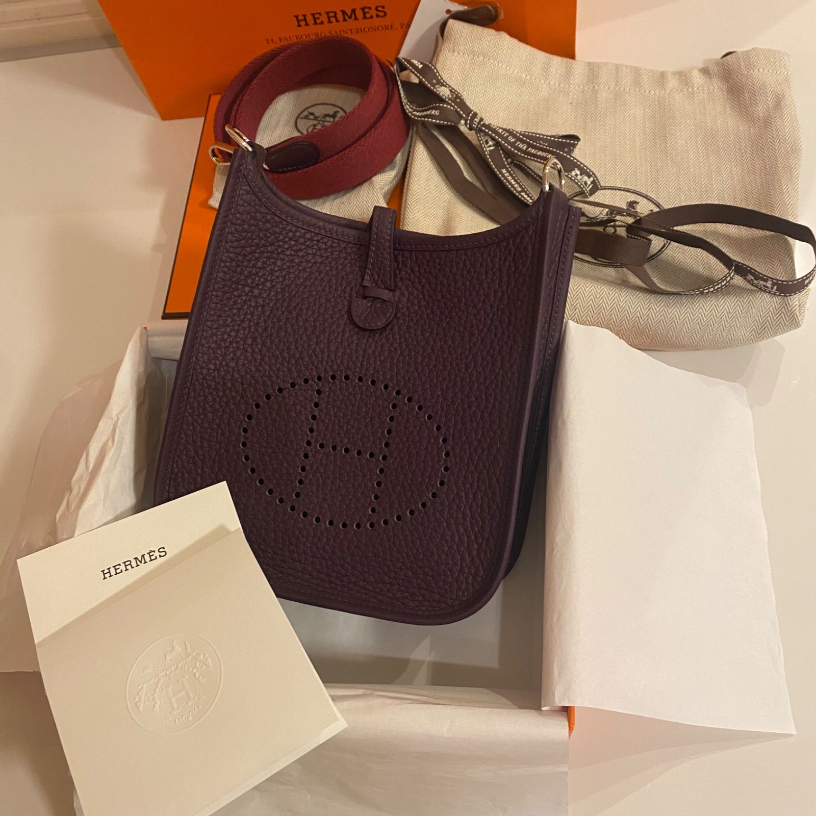 新品未使用品　エルメスエヴリン　W刻印　TPM カシス✖️シルバー金具 新品未使用品エルメスエヴリンW刻印TPM カシス✖️シルバー金具