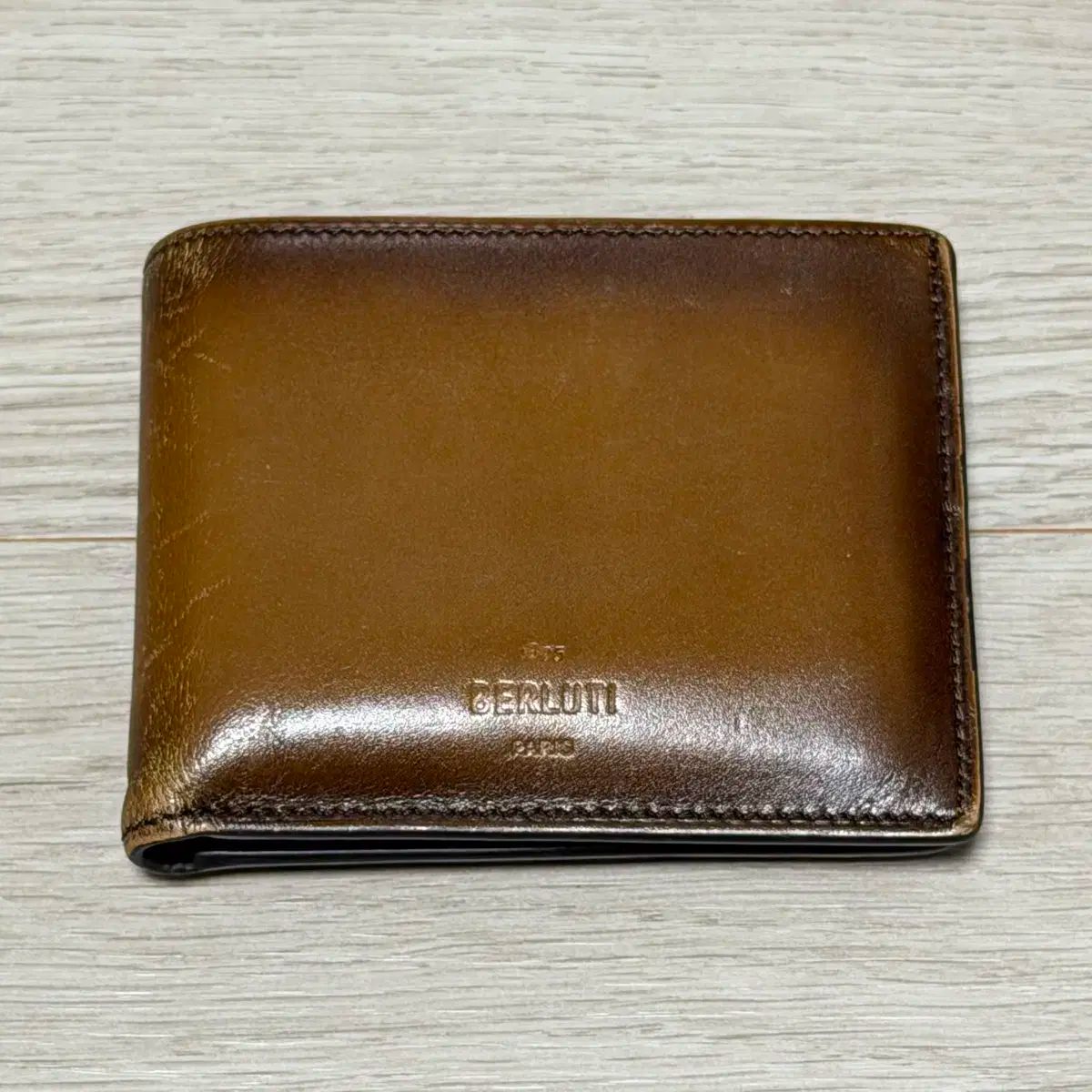 Berluti 二つ折り財布 ブラウン BERLUTI(ベルルッティ) 二つ折り財布 販売 付属品完備 ベルルッティ