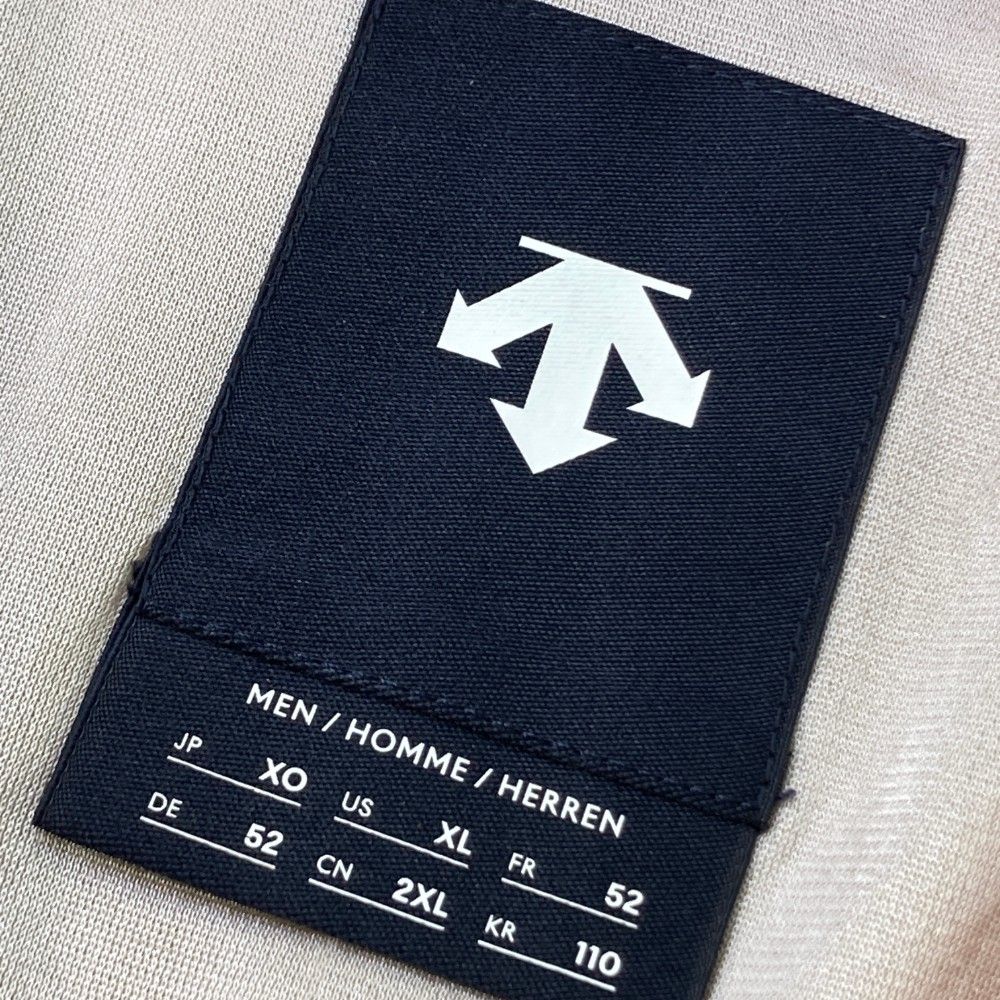 サイズ：XO DESCENTE GOLF デサントゴルフ 2024年モデル 蓄熱 長袖ニットジャケット 総柄 ブラウン