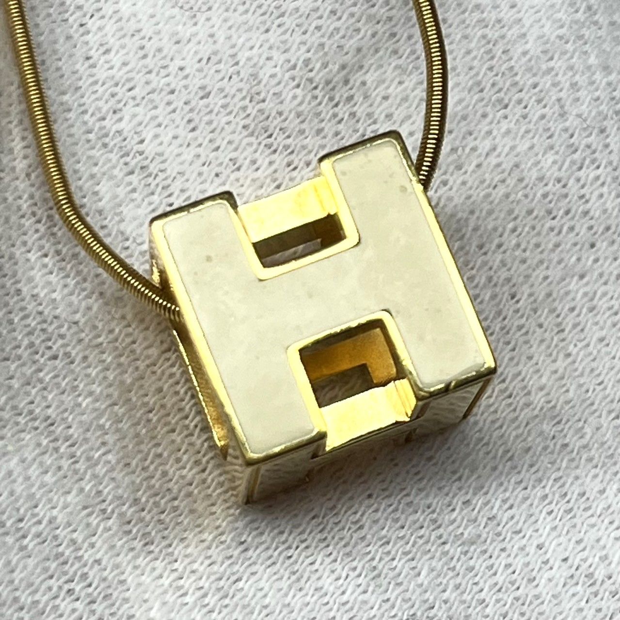 エルメス カージュドアッシュ ペンダントトップ シルバー ネックレストップ Hキューブ レディース HERMES 【中古】 - ブランドアクセサリー