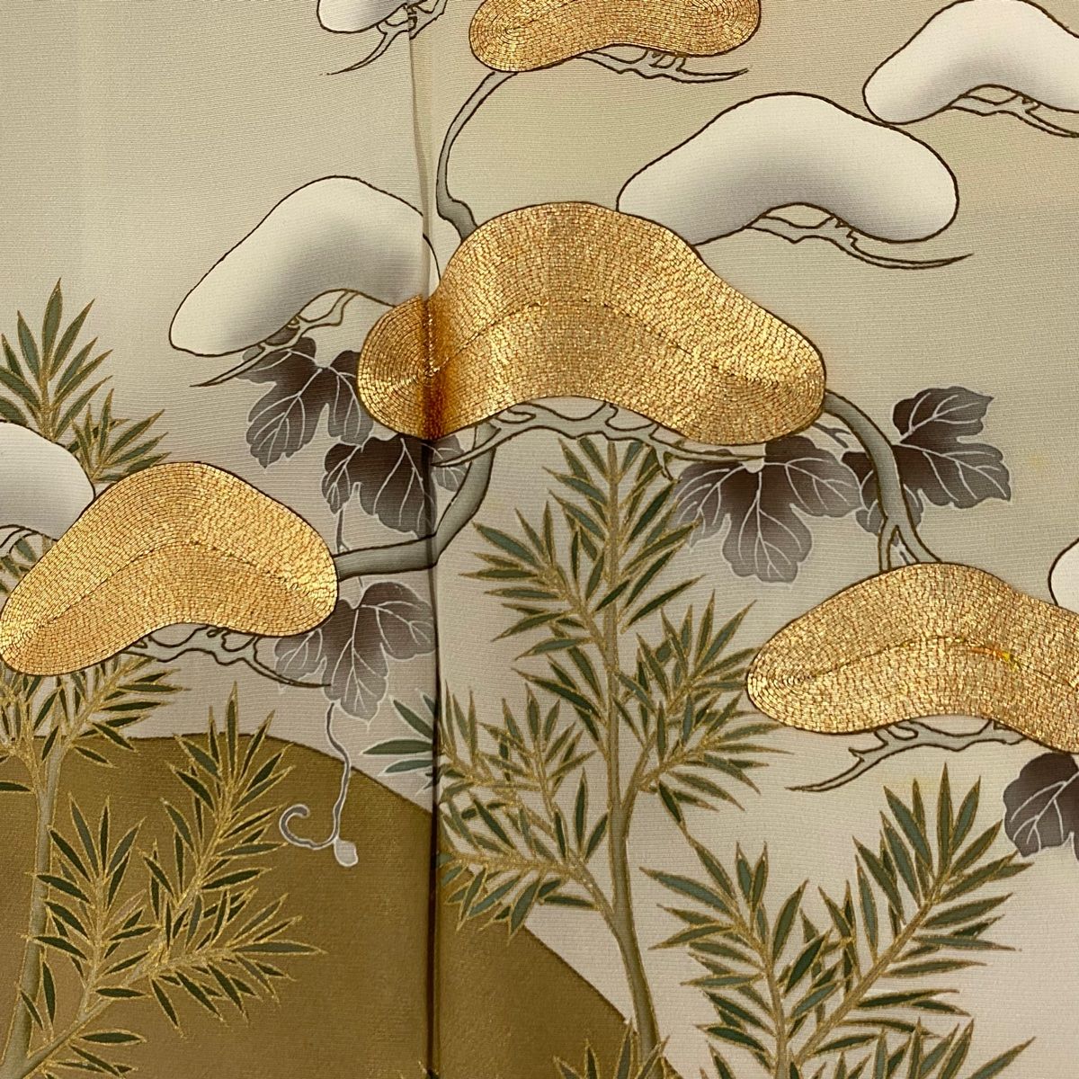 タイムセール毎日開催中 色留袖 身丈163.5cm 裄丈68cm L 袷 笠松 流水 金糸 金彩 ベージュ 正絹 秀品 一つ紋 準備万端の