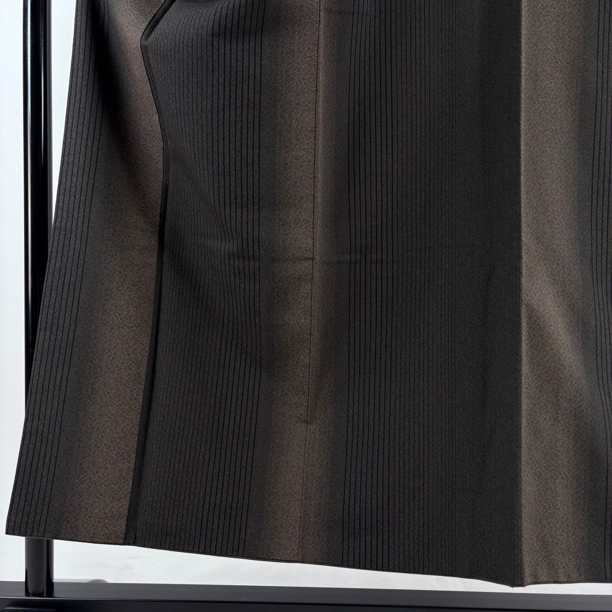 男着物 身丈152 cm 裄丈69 5 L 袷 やまと 縞 文字文 焦茶色 正絹