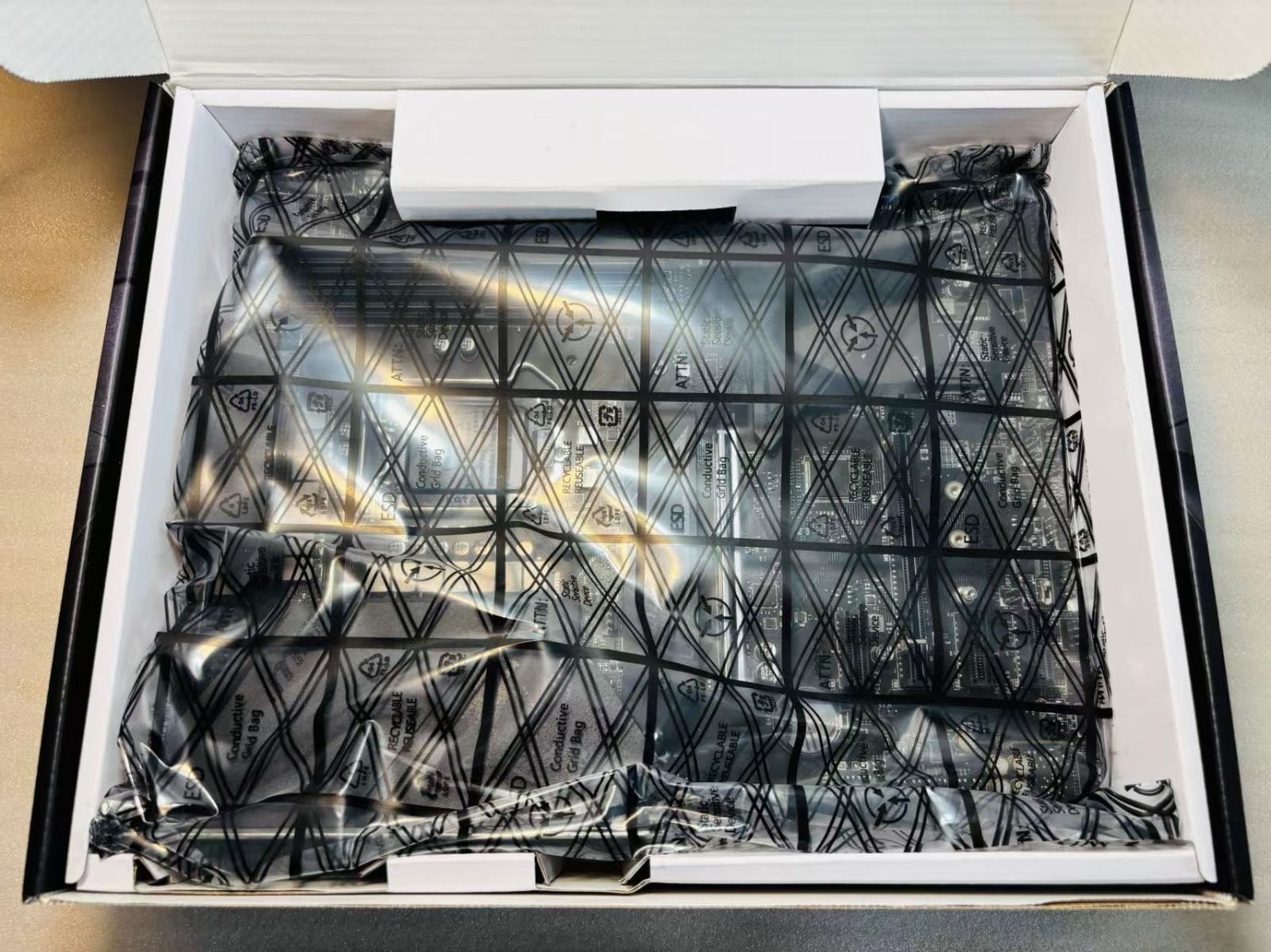 MSI MPG Z490 GAMING PLUS マザーボード ATX Intel Z490チップセット搭載 MB4954 VETTDRUCK_DE