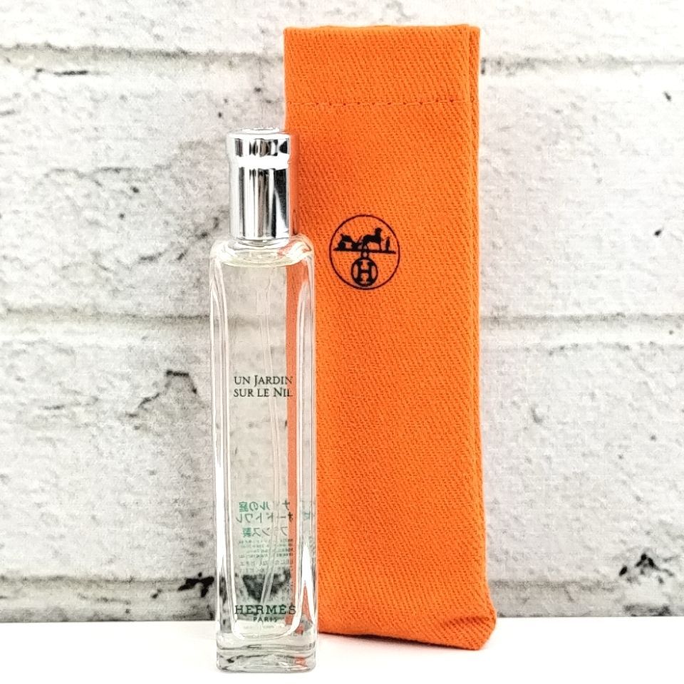 ほぼ満タン エルメス 屋根の上の庭 HERMES Un Jardin Sur L