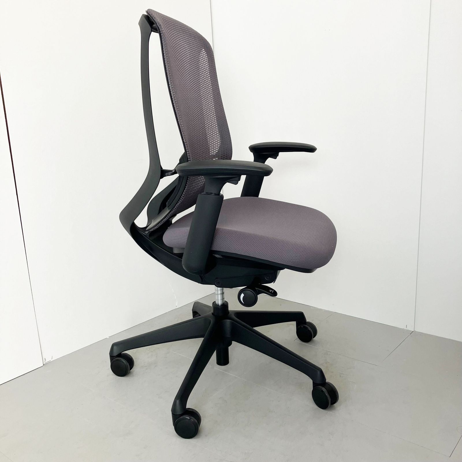 【中古 S(美品)】Sylphy(シルフィー) C685ZR-FMR2 C685ZR-FMR2【送料無料】 | オカムラ Sylphy通販 - Kagg.jp