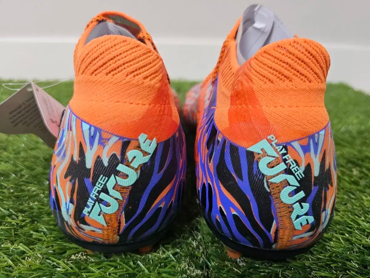 フューチャー 8 アルティメット CREATIVITY AG PUMAフューチャー 8