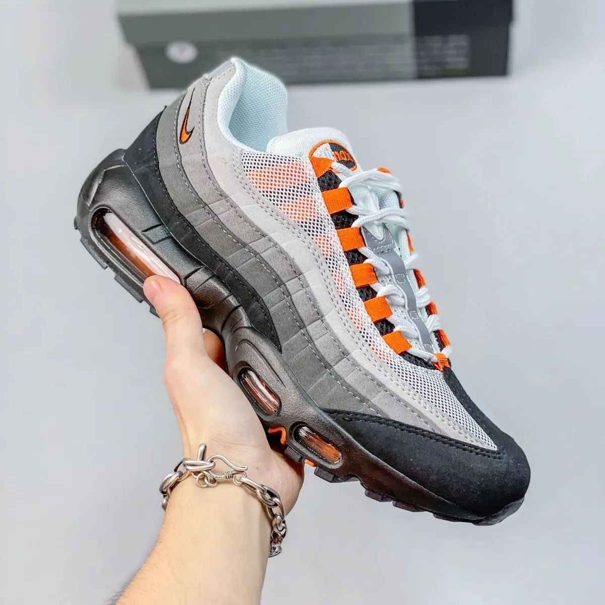 新品未使用 ナイキ エアマックス95 OG イエローグラデ AIR MAX 95 - メルカリ