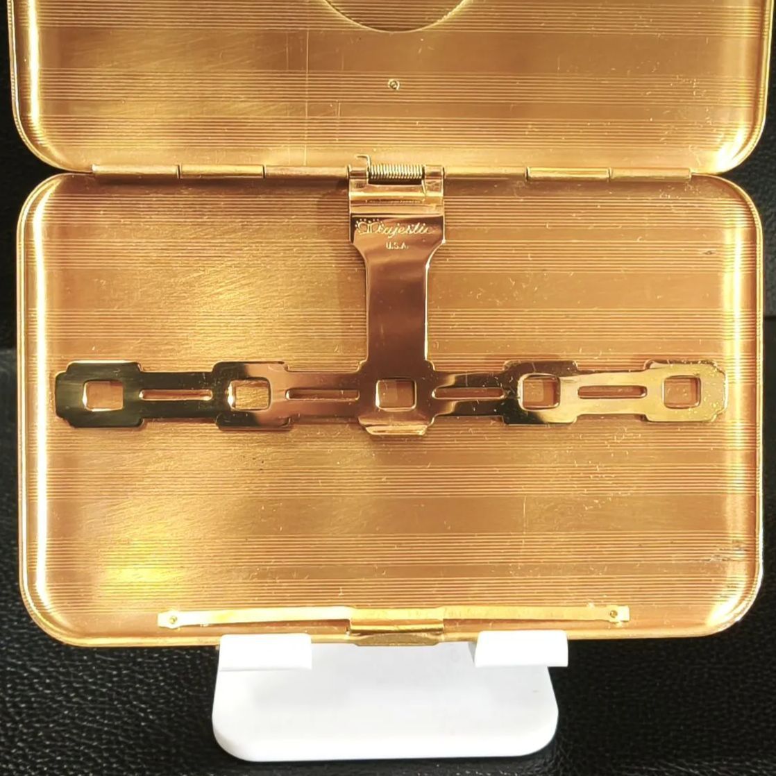 マジェスティック