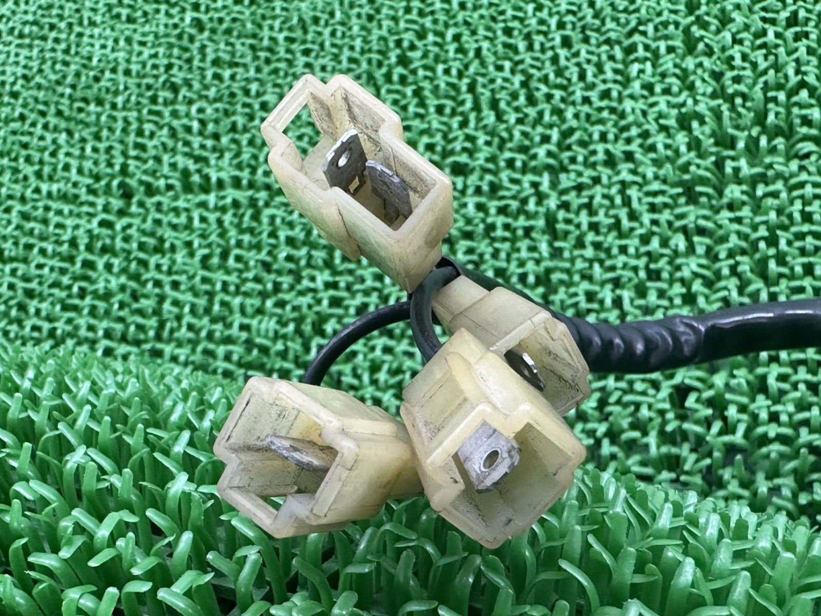 バンディット250 レギュレター スズキ 純正 バイク 部品 GJ74A BANDIT250 レギュレーター レクチファイアー 品 Gz