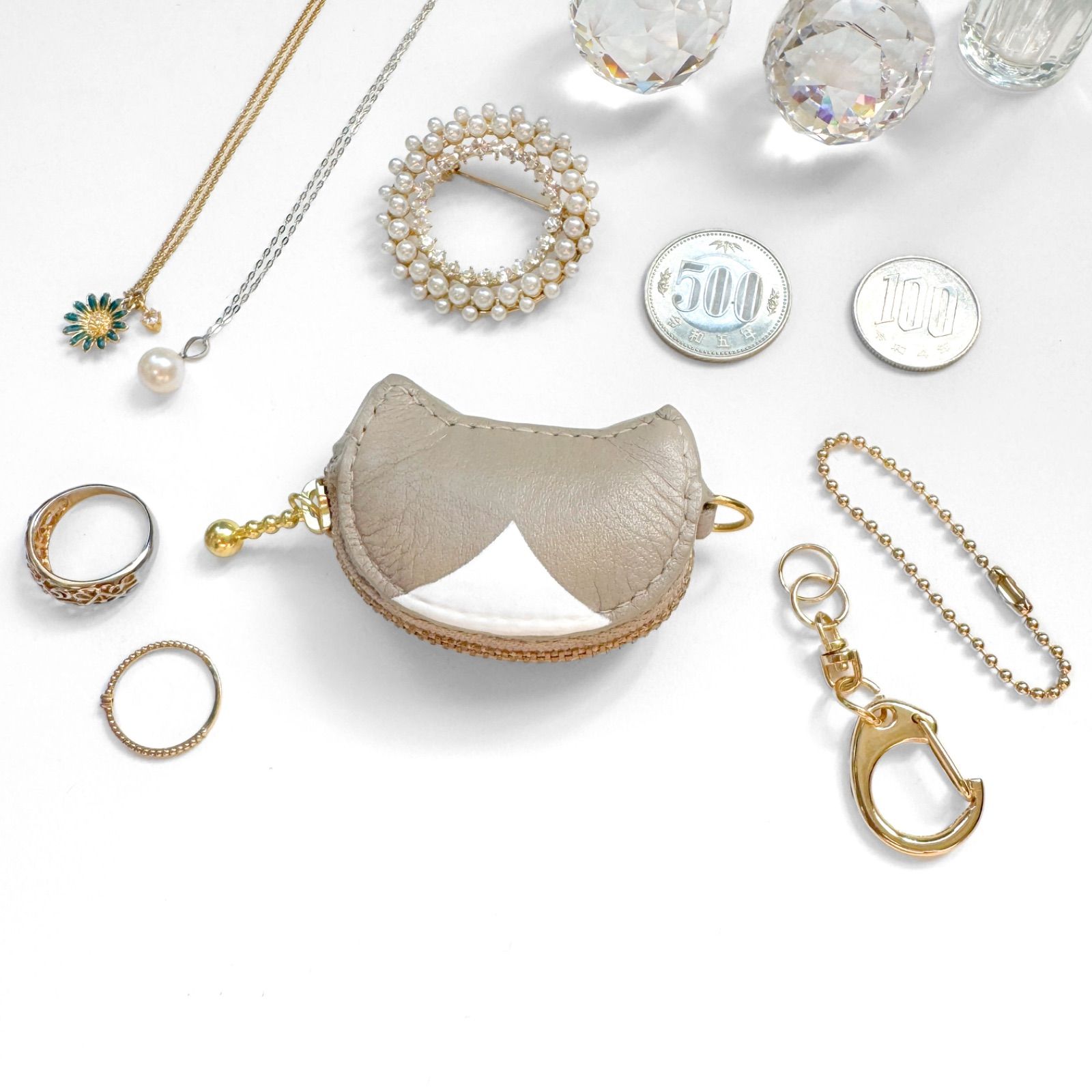 猫型コインケース 10ミルクティ白/薄茶猫白［超ミニ,ハチワレ,ベージュ,小銭入れ,小型,コンパクト,レザー,本革,キーホルダー,かわいい］琉七 ネコ 型コインケース 17白猫/白［超ミニ,猫,ねこ,小銭入れ,レザー,キーホルダー,コンパクト,猫グッズ,かわいい］琉七 小銭入れ ...