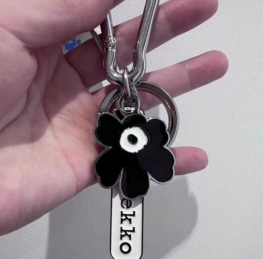 新品未使用　marimekko UNIKKO　キーホルダー　フィンランド 2024SS】marimekko マリメッコ/ Unikko Charm キーホルダー